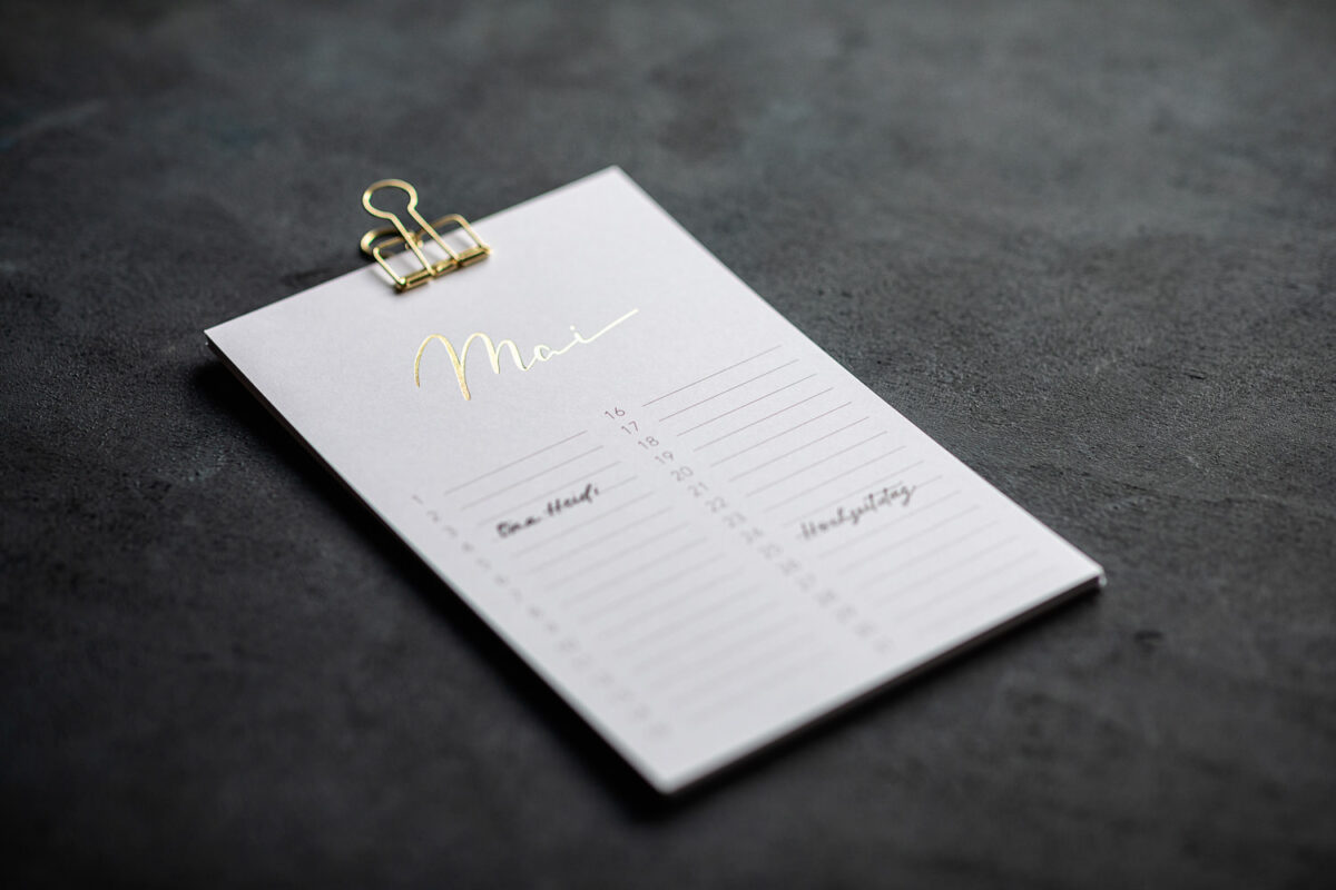 Geburtstagskalender mit goldener Heißfolienprägung, ewiger Kalender, Monat Mai, glänzend